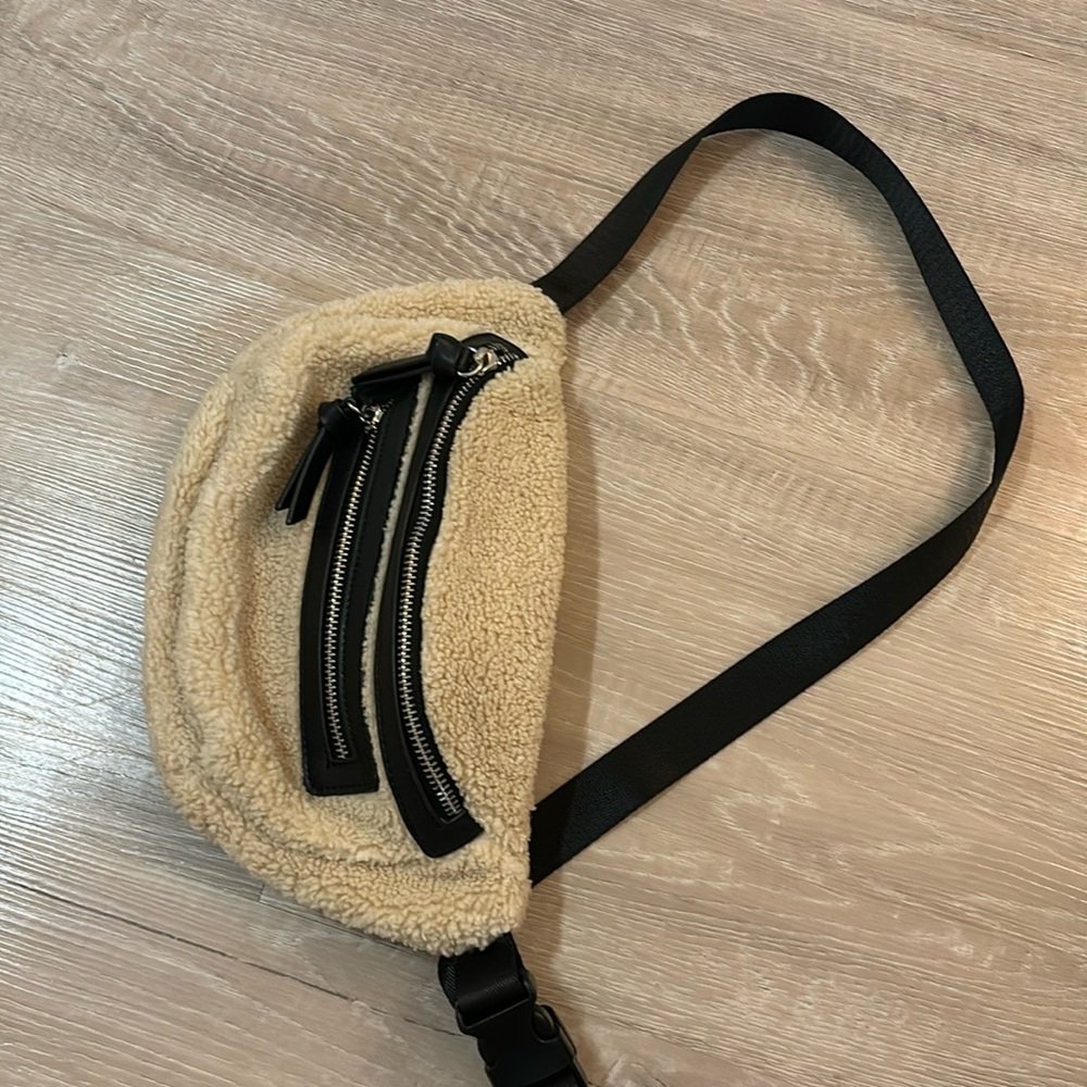 Adjustable fanny pack/sling bag black leather and sherpa